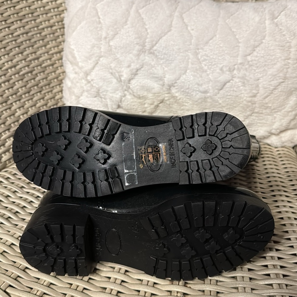 COPY - Vince Camuto Rain boots. - Picture 7 of 7